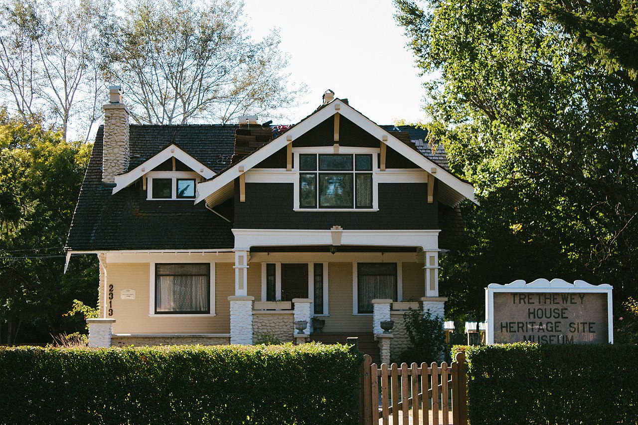 Trethewey_House_Front_Enterance.jpg