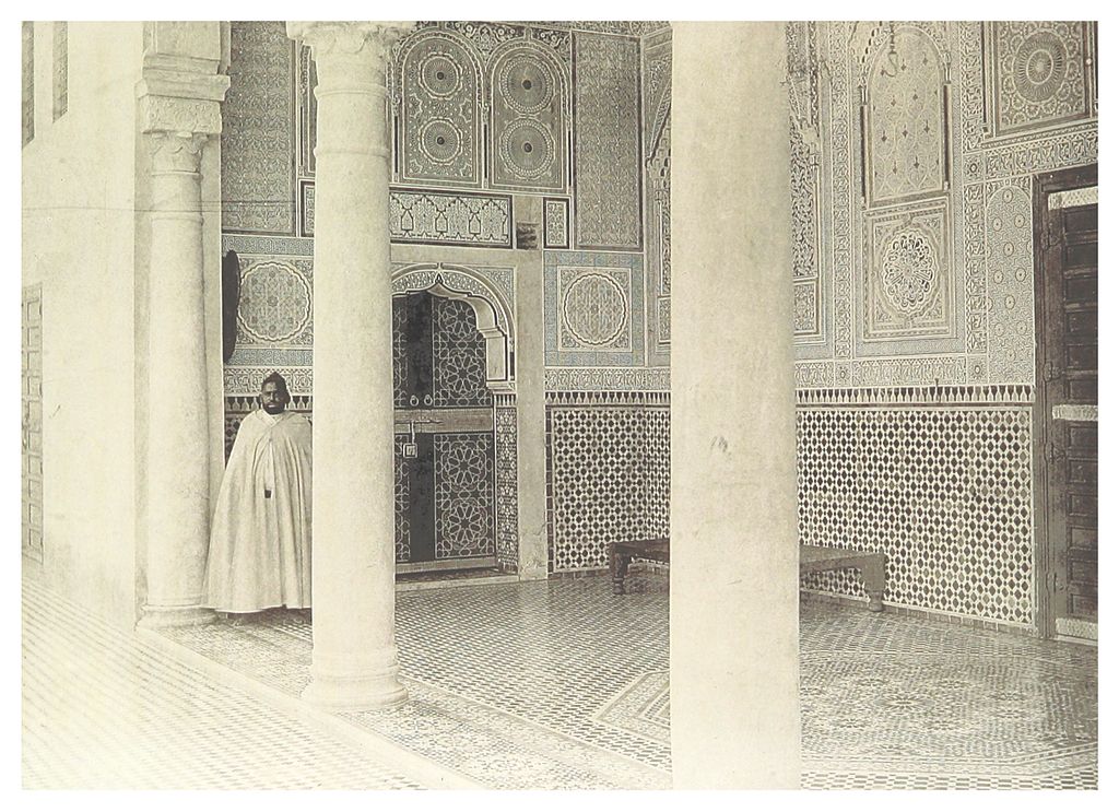 TROTTER(1881)_p197_VERANDAH_OF_PALACE.jpg