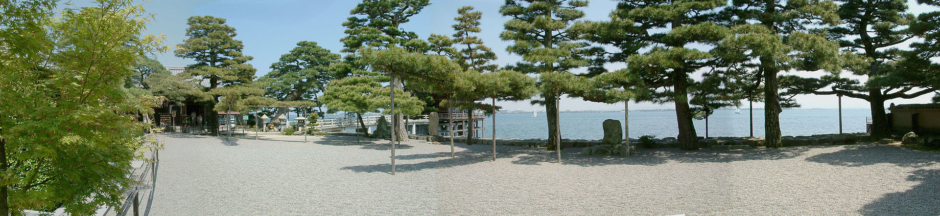 Ukimidou,浮御堂_-_panoramio_-_z_tanuki.jpg