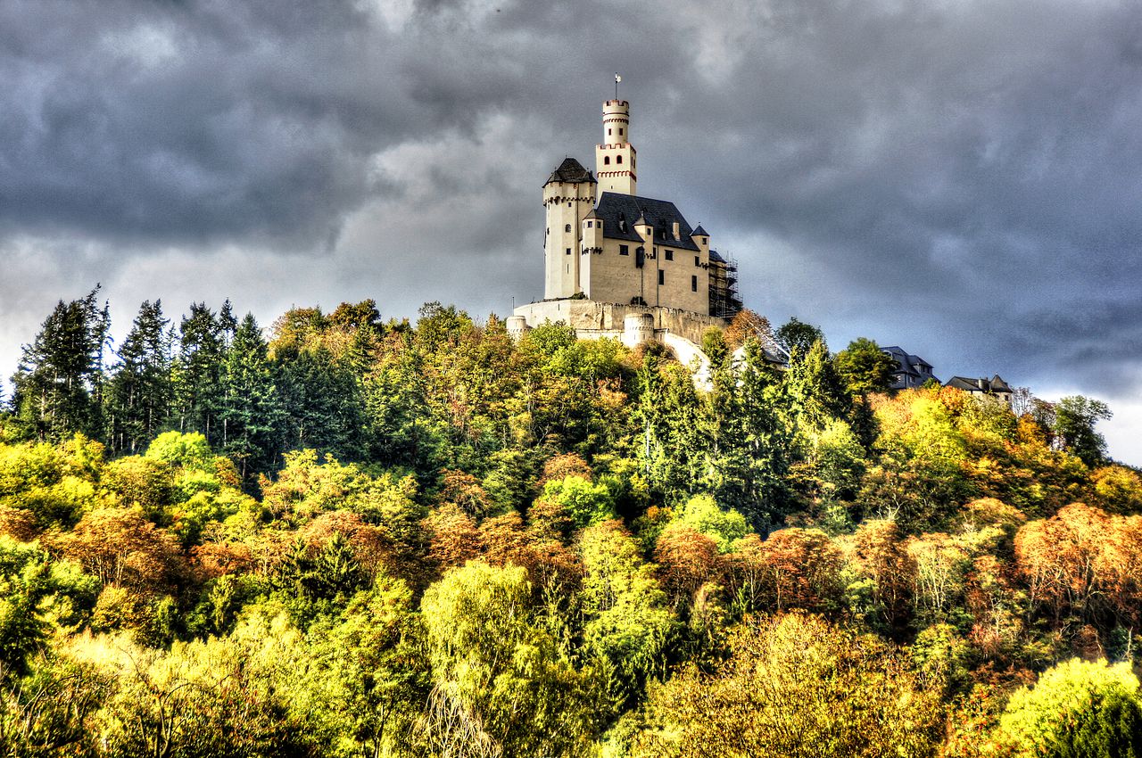 UNESCO_Welterbe_'Mittelrheintal'_-_Marksburg,_Braubach_(8503869410).jpg
