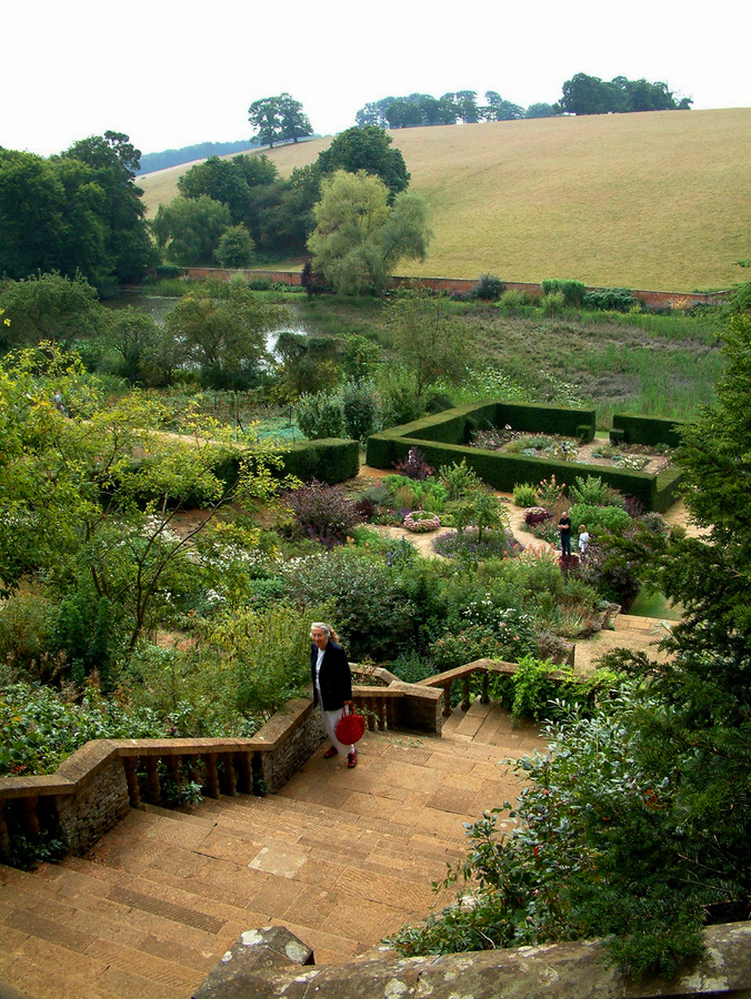 upton_house_garden_935_jpg_original.jpg