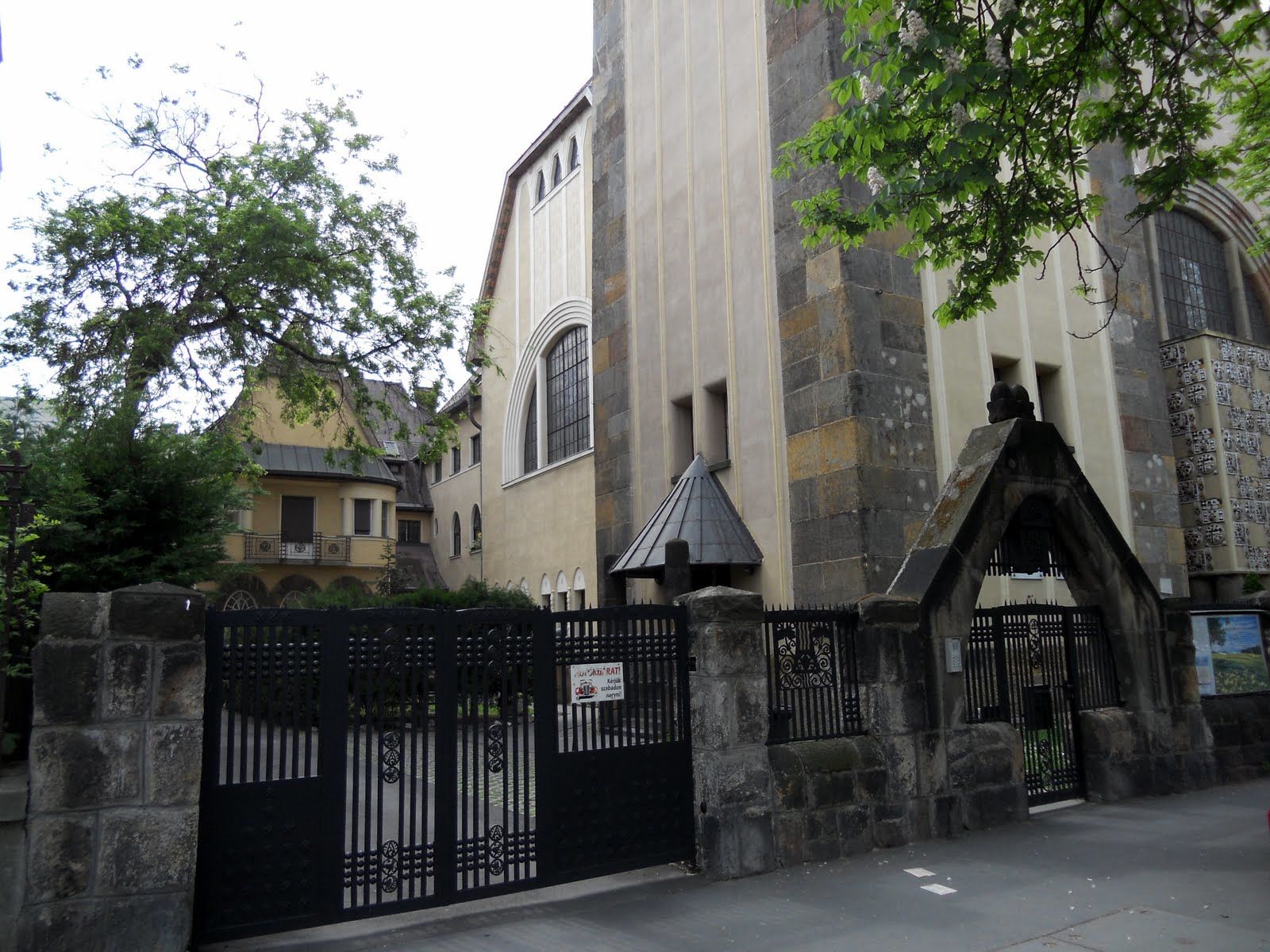 Városligeti fasor 7 église calviniste (Aladár Árkay 1911-13) (3).jpg