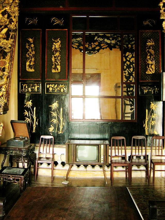 Vật_dụng_trong_Nhà_Cổ_Huỳnh_Thủy_Lê.jpg