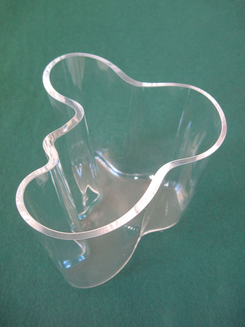 Vase_ALVAR_AALTO.JPG