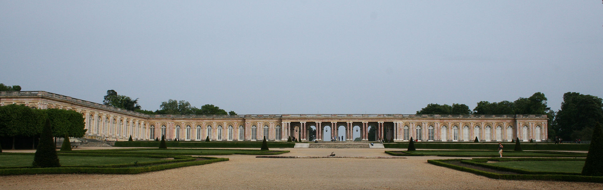 Versailles_Grand_Trianon_(1).jpg