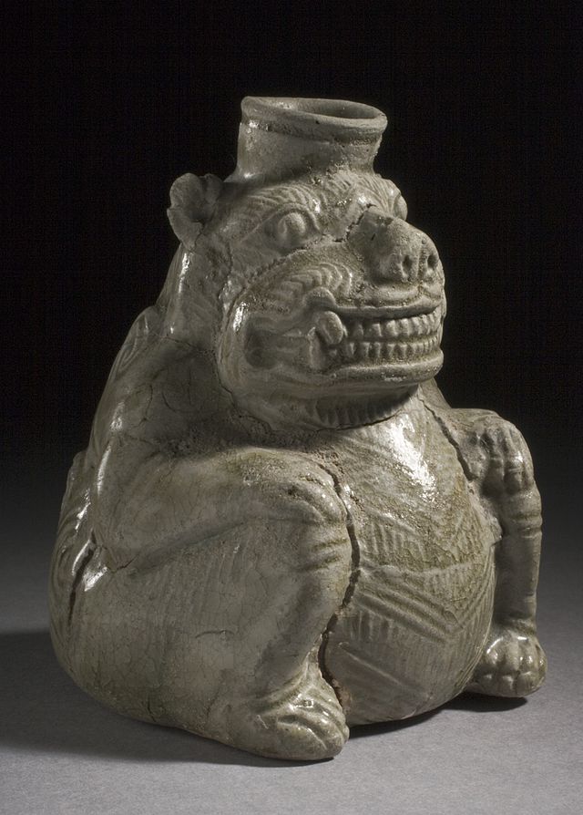 Vessel_in_the_Form_of_a_Bear_LACMA_M.2005.68.1.jpg