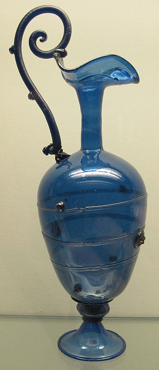 Vetro_di_murano,_brocca,_vetro_trasperente_blu,_fine_xvi-inizio_xvii_sec.JPG