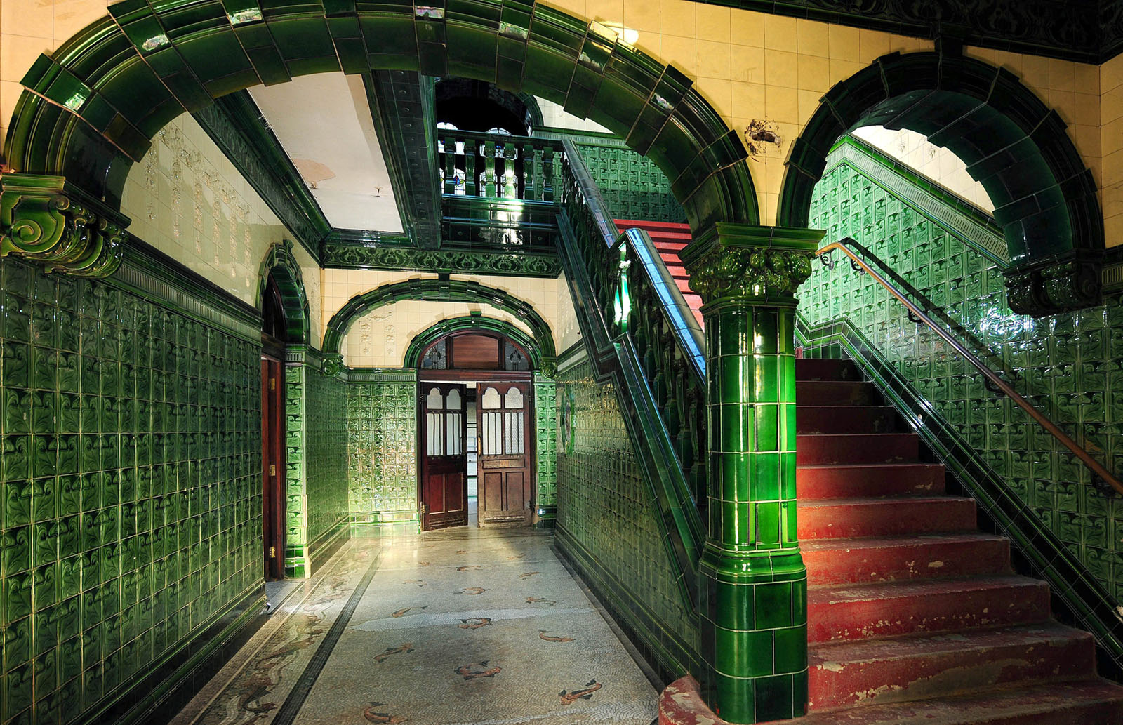 Victoria-Baths-1st-Class-entrance-hall-JPL.jpg