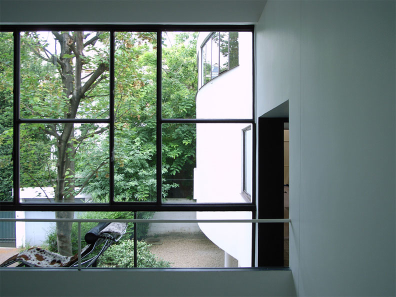 villa-roche-by-le-corbusier-01.jpg