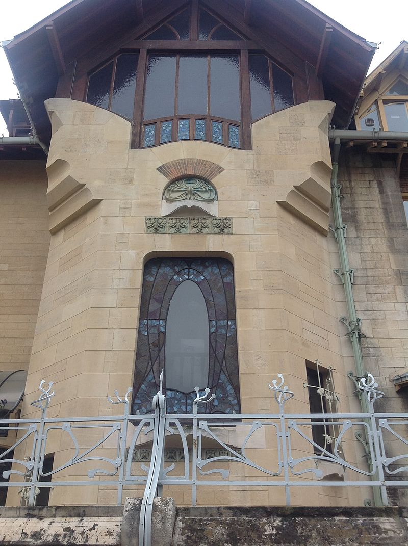 Villa_Majorelle_stairway_facade.JPG