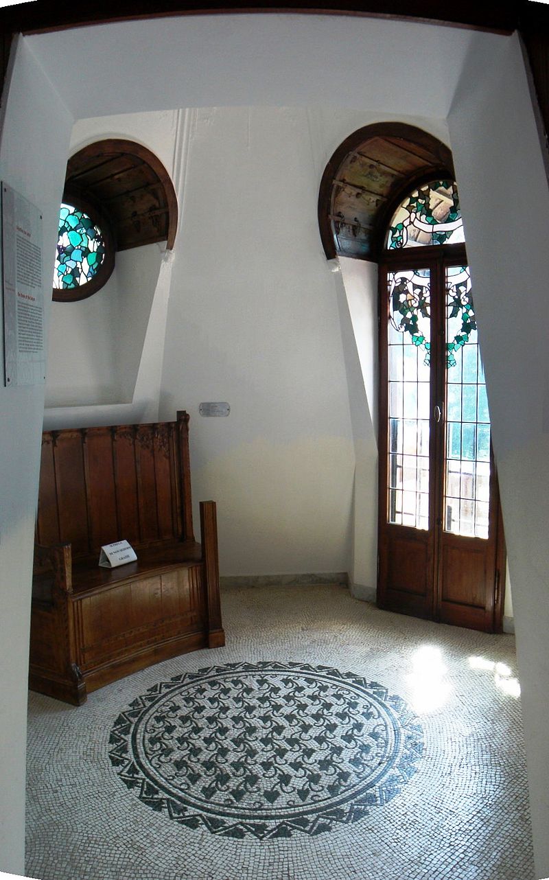 Villa_Torlonia_-_casina_delle_Civette_-_salottino_01286-8.JPG