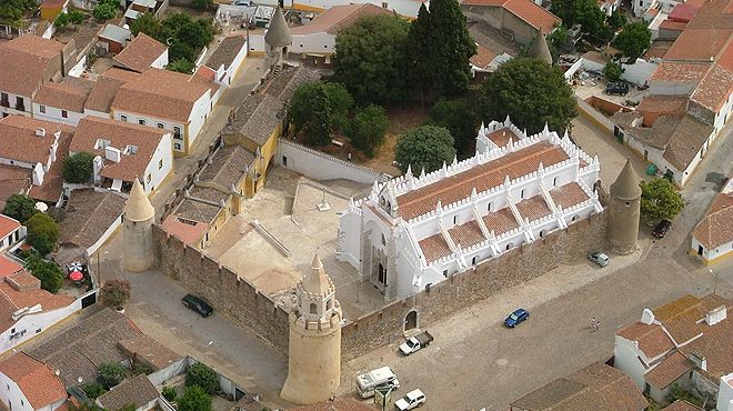 Vista-Aérea-Castelo-Viana-do-Alentejo_660x371.jpg