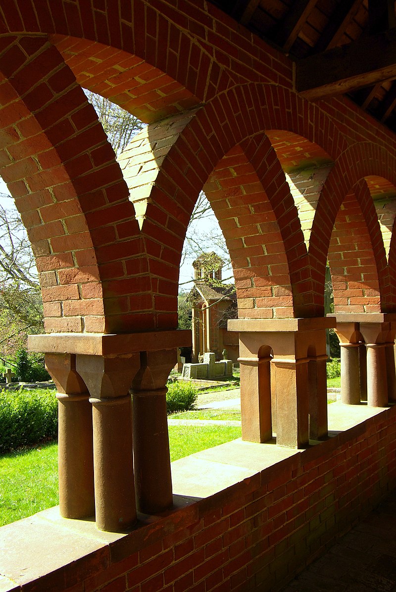 Watts_Memorial_Chapel,_Compton,_Surrey_-_geograph.org.uk_-_2353498.jpg