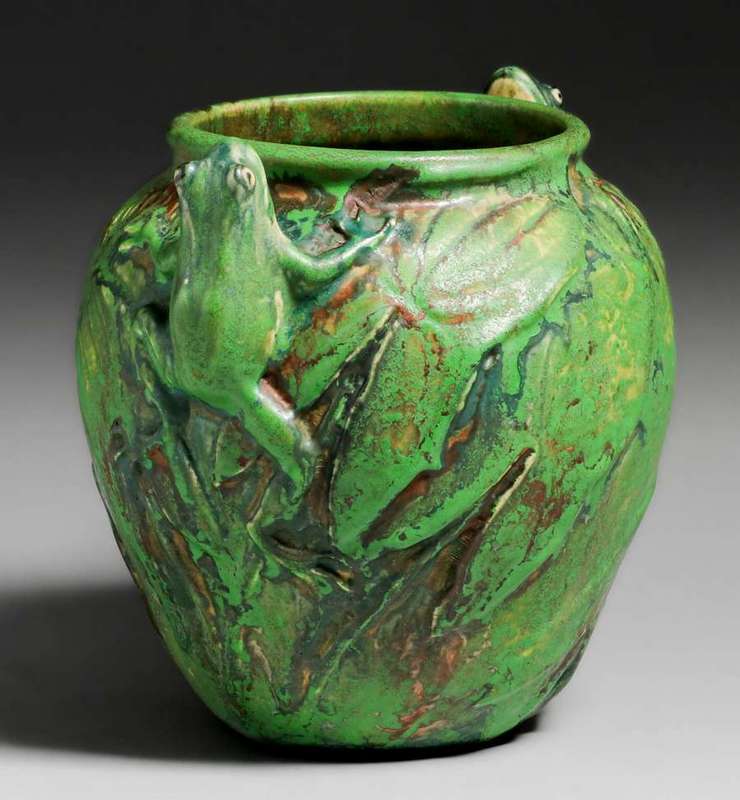 WellerCoppertoneDoubleFrogBulbousVase1р.jpg