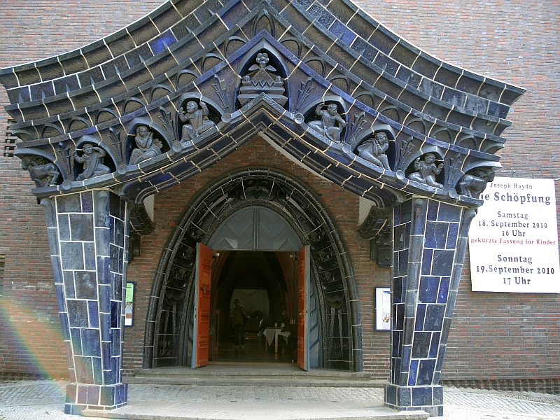 weltalf_kirche-i_berlin.jpg