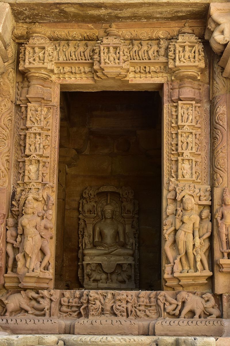 Western_group_of_temples_khajuraho_24.jpg