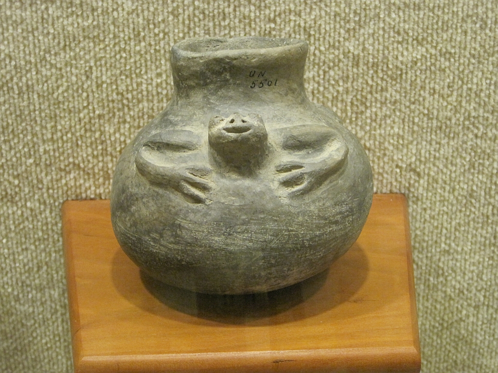 Wilson_AR_Hampson_Museum_State_Park_35_pottery.jpg
