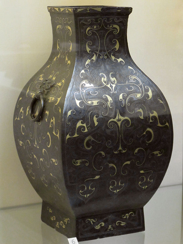 Wine_jar._Bronze,_gold_and_silver.Western_Han.JPG