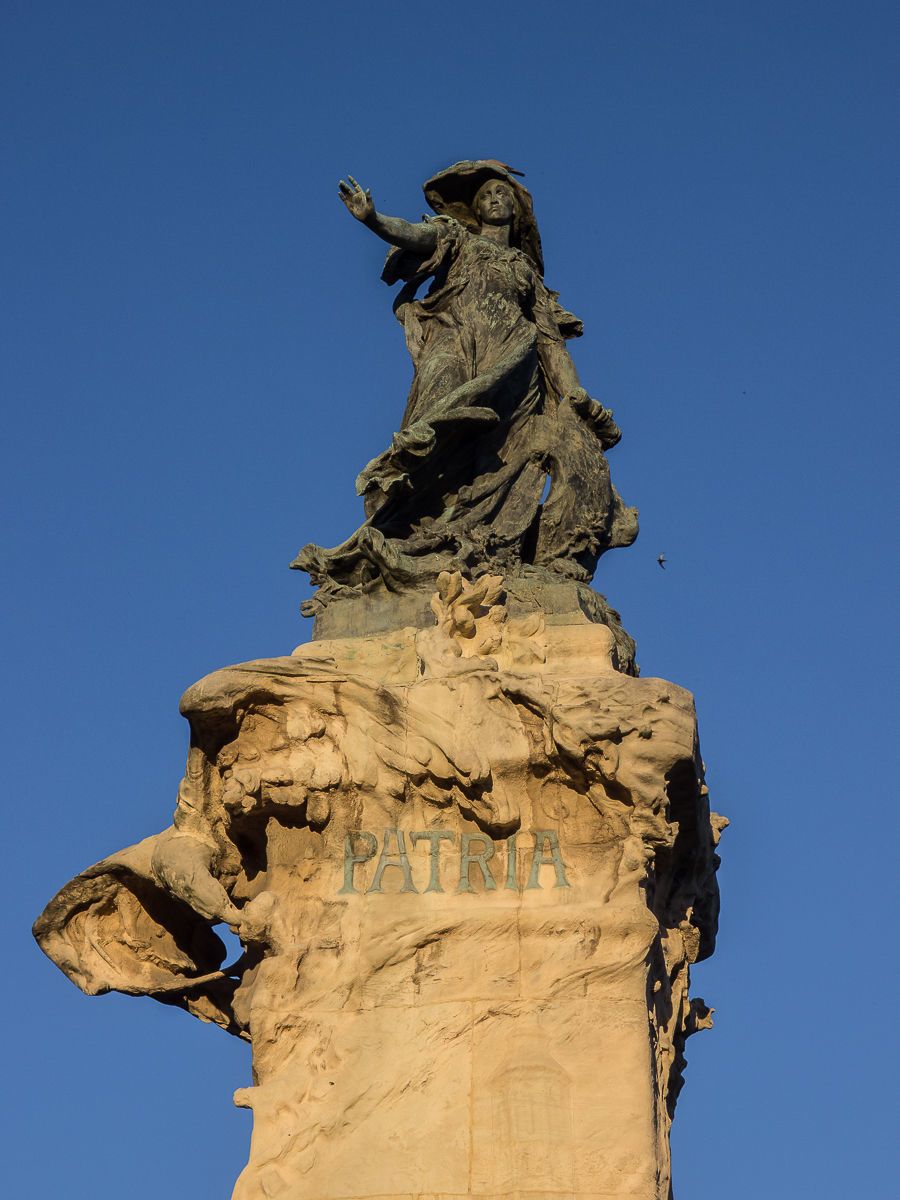 WLM14ES_-_Zaragoza_Monumento_a_lo_sitios_00251_-_.jpg