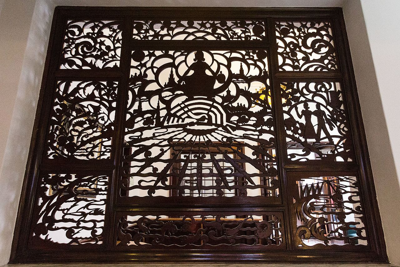 Woodcut_window_(29947346641).jpg