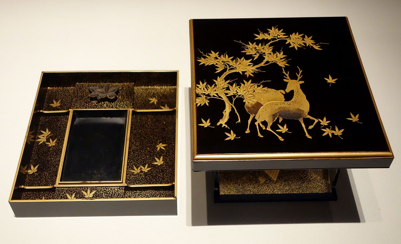 Writing_box,_Edo_period,_18th_century,_maple_and_d.JPG