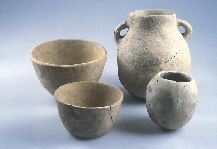 Yarmukian_Culture_-Sha'ar_HaGolan,_pottery.jpg