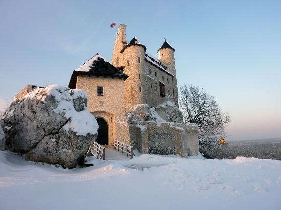 zamek-bobolice-zima.jpg