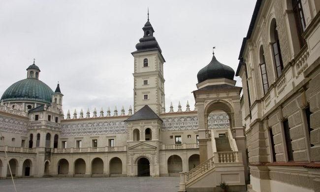 zamek-w-krasiczynieAR-306079996.jpg