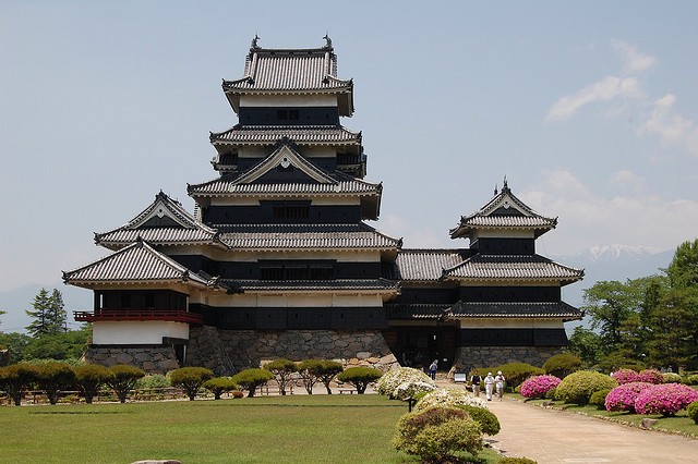 zamok-macumoto-01.jpg
