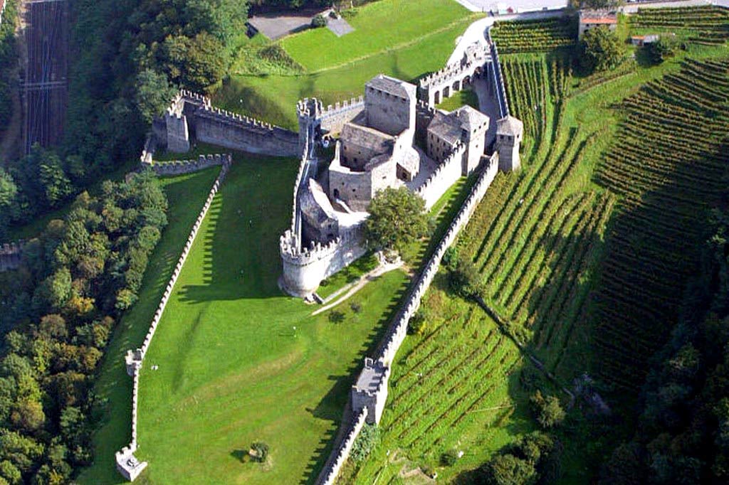 zamok_montebello_2.jpg
