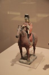 Tang_Painted_Pottery_Figure_from_Satellite_Tomb_(9907995645).jpg