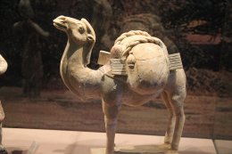 Tang_Terracotta_Camel_(9908384016).jpg