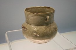 Eastern_Jin_Celadon_Jar.jpg