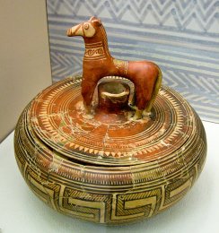 KAMA_Pyxis_with_horse_figurine_for_handle.jpg