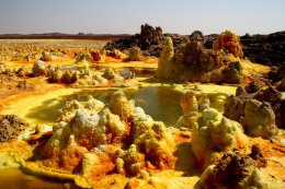 01_034_DALLOL_DANCALIA_UNO_DEI_POSTI_PIU_CALDI_E_BASSI_DELLE_TERRA[1].jpg