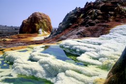 1920px-Dallol-2001[1].jpg
